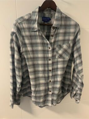 6/$20 Pendleton Men's Blue and Gray Plaid Long-Sleeve Shirt A13